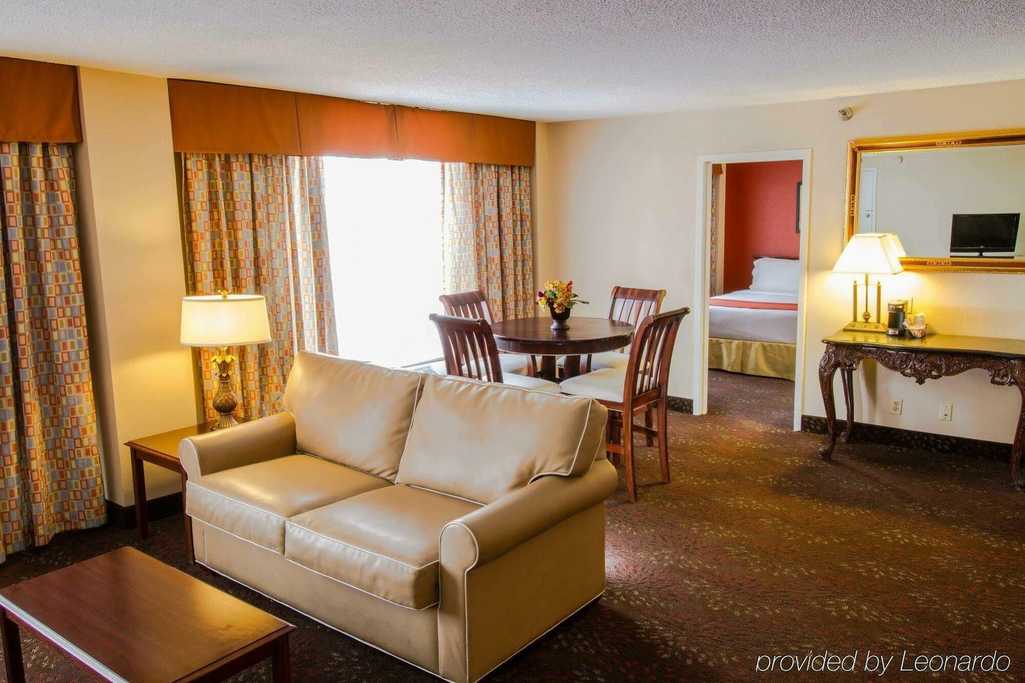 Hotel O'hare Area By Ihg